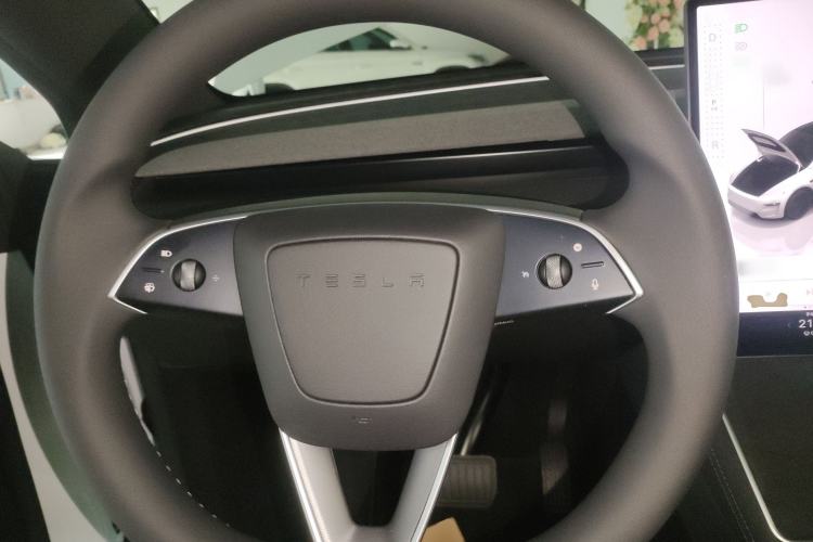 Used Tesla Model Y 2026 Rear-Drive Model Steering Wheel