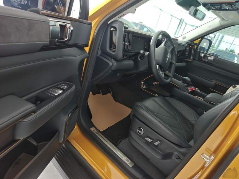 Used Formula Leopard 5 2023 Navigator Edition — 15