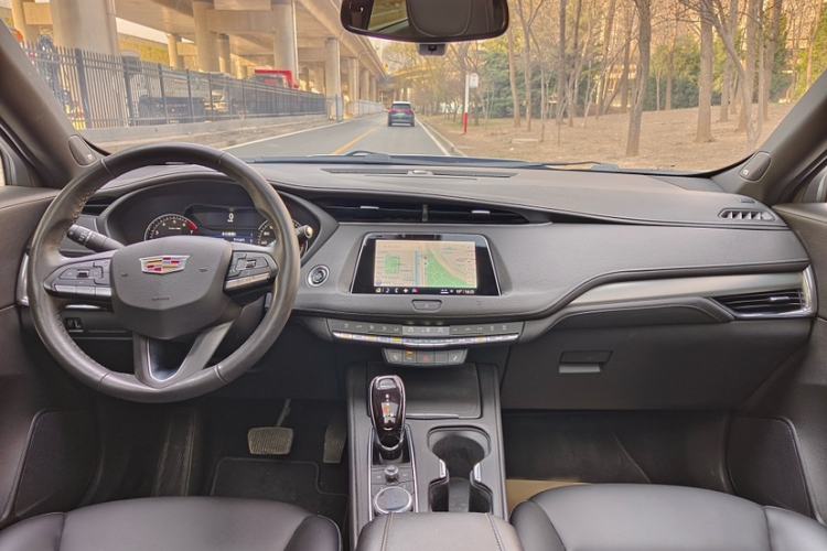 Used Cadillac XT4 2021 28T Two-Wheel Drive Leading Version
