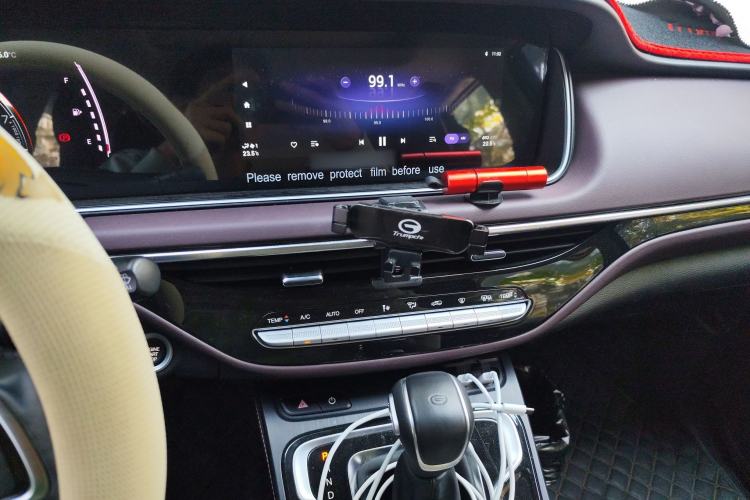 Used GAC Trumpchi M6 2021 PRO 270T DCT Luxury Edition Audio And AC Panel