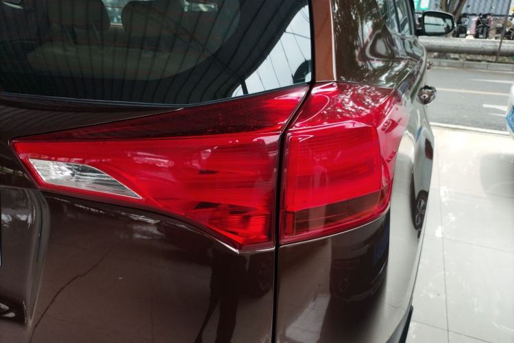 Used Toyota RAV4 2013 2.0L CVT Two-Wheel Drive Urban Edition
