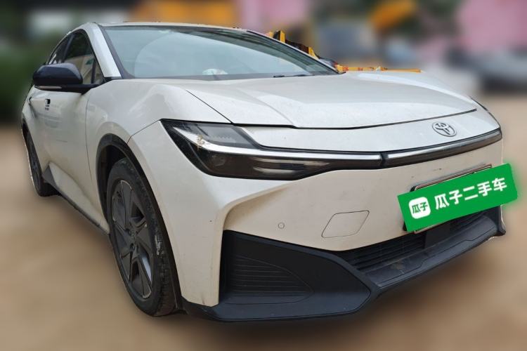 Used Toyota bZ3 2023 517 km Elite PRO Front Right 45 Deg