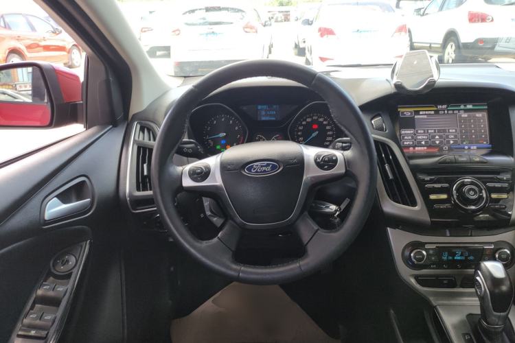 Used Ford Focus 2012 Sedan 1.6L Automatic Fashion Edition