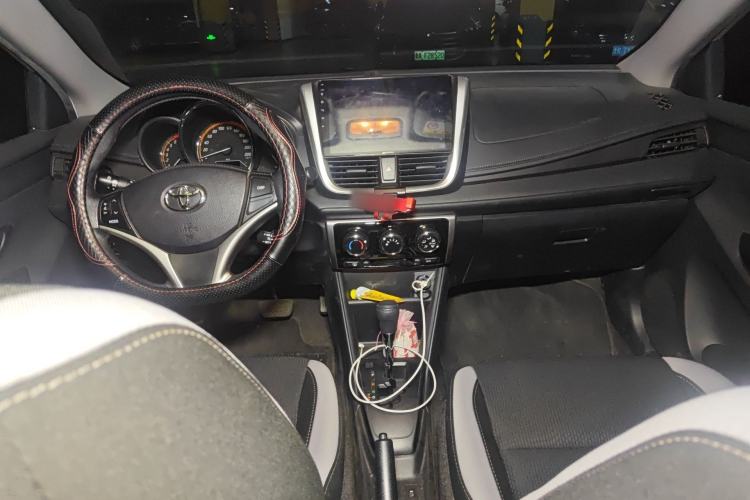 Used Toyota YARiS L Zhi Xuan 2022 X-Trail 1.5L CVT Leading PLUS Edition Center Console