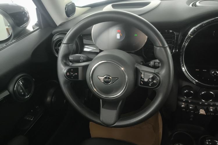 Used MINI MINI 2023 1.5T COOPER Artist