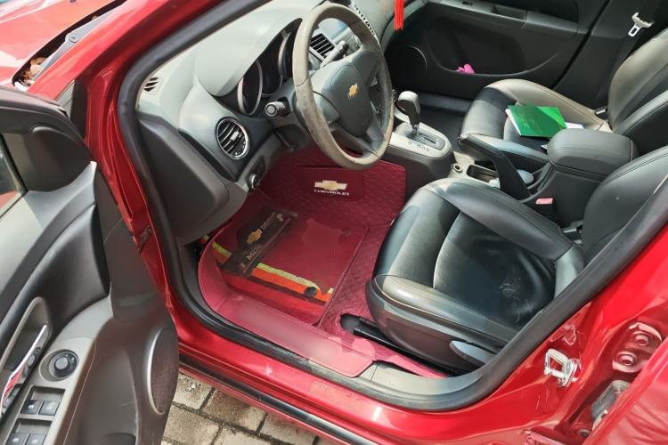 Used Chevrolet Cruze 2013 1.8L SE AT Driver Seat