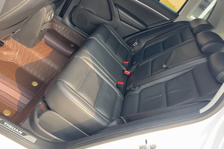 Used Volkswagen Tiguan L 2016 330TSI Automatic All-Wheel Drive Luxury Edition
