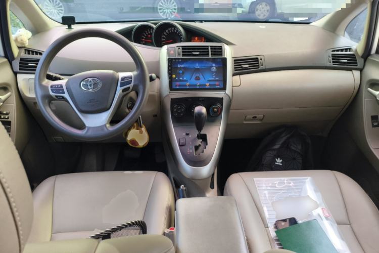 Used Toyota Verso 2014 Starlight 180E CVT Elite Edition
