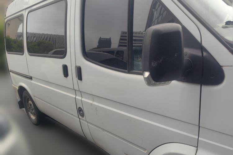 Used JMC Transit 2017 2.8T Commercial Version Short Wheelbase Mid-Roof 6/7/8-Seater JX493 Front Right 45 Deg