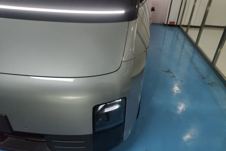 Used Li Auto MEGA 2024 Ultra Model
