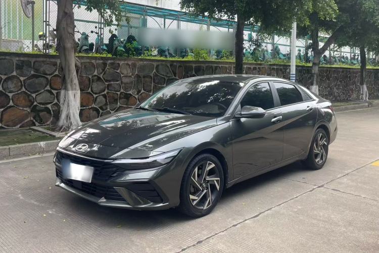 Used Hyundai Elantra 2023 1.5L CVT LUX Prestige Edition Exterior 6