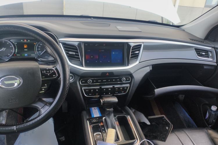 Used GAC Trumpchi GS7 2017 280T Two-Wheel Drive Luxury Model Center Console
