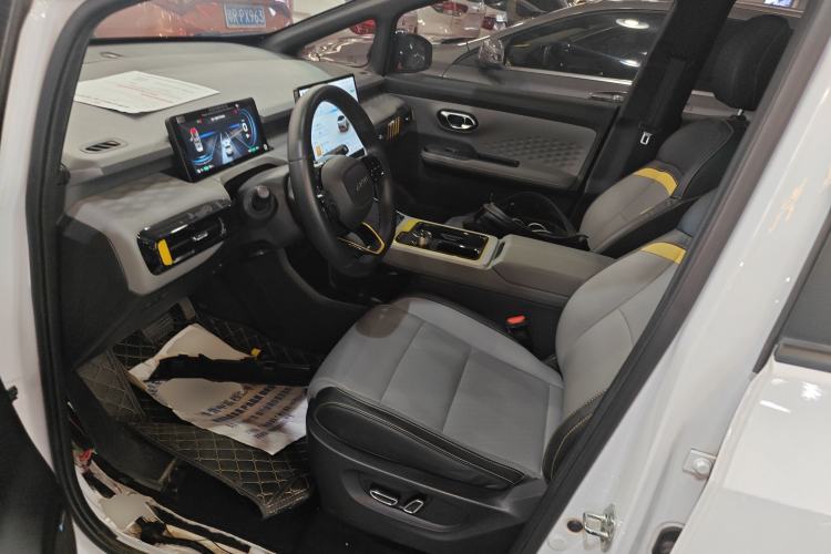 Used AION Y 2021 70 Intelligent Dynamic Edition Left Front Seat