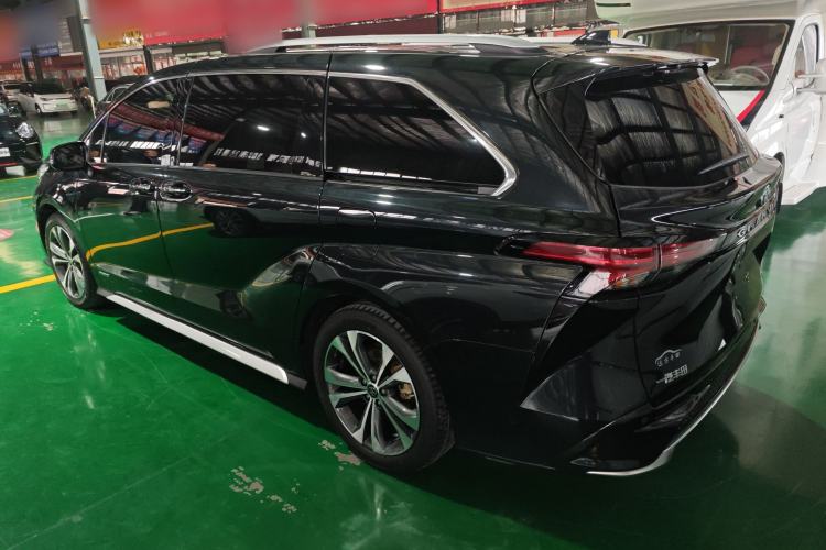 Used Toyota Granvia 2023 2.5L Hybrid Prestige PLUS Edition