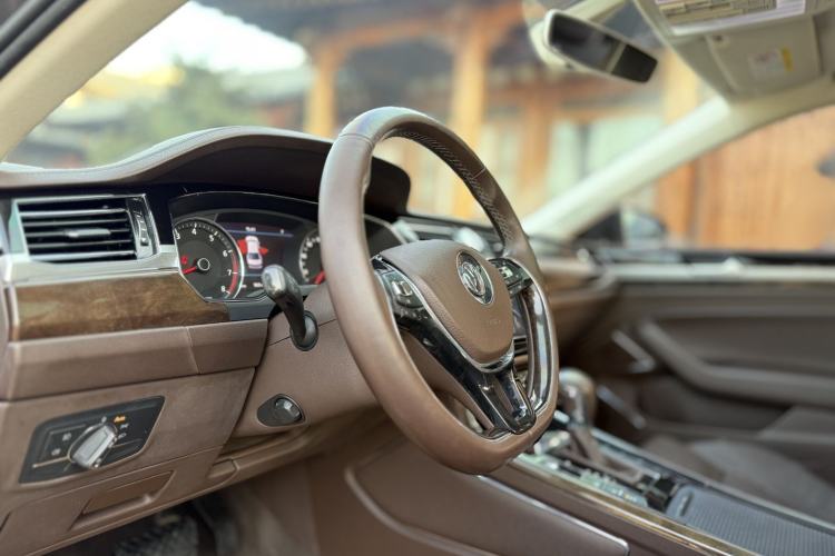 Used Volkswagen Phideon 2018 380TSI Two-Wheel-Drive Flagship Edition
