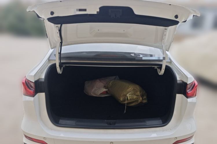 Used Roewe i5 2023 1.5L Manual Comfort Edition Trunk