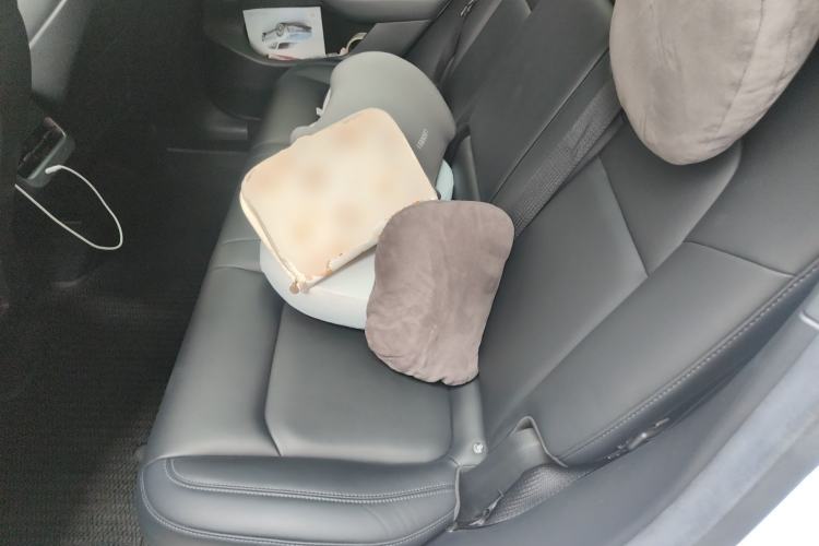 Used Tesla Model Y 2022 Long-Range All-Wheel-Drive Version
