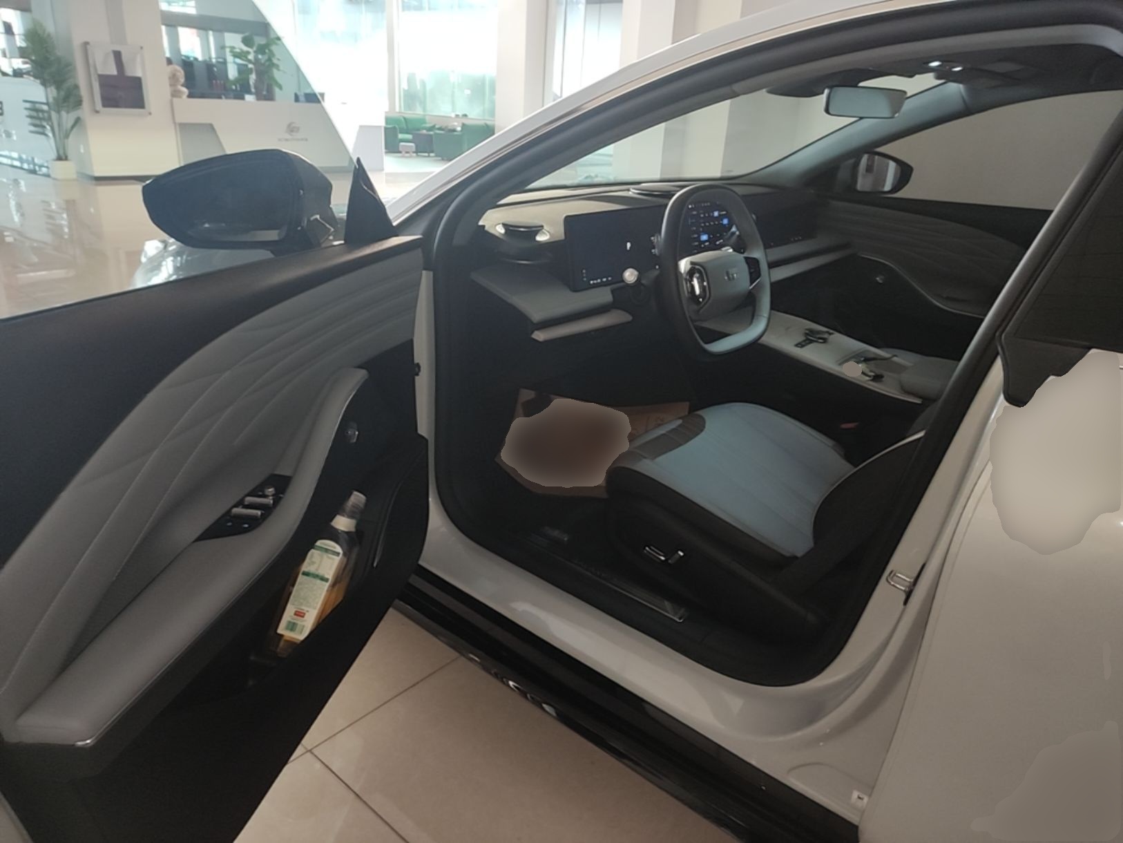 Geely Galaxy E8 2024 550 km Range Rear-Drive Dragon Edition — снимка 18
