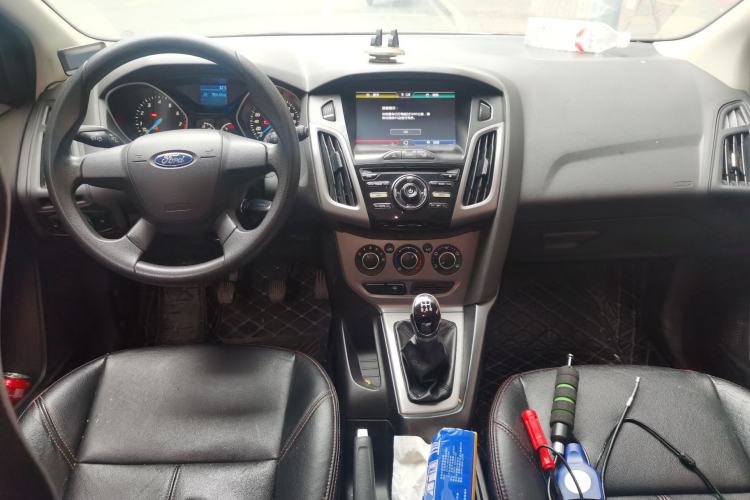 Used Ford Focus 2012 Sedan 1.6L Manual Comfort Model
