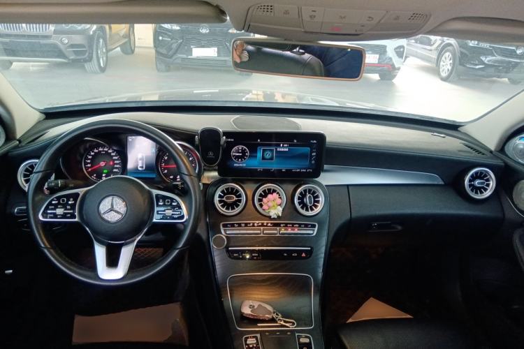 Used Mercedes-Benz C-Class 2019 C 180 L Fashion Edition Sport Version Center Console