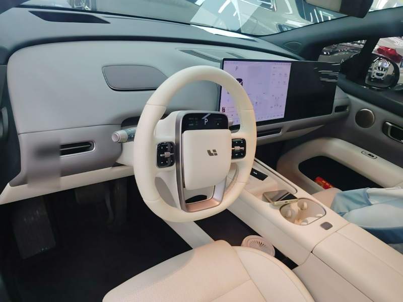 Used Li Auto i6 2025 Model Four-Wheel-Drive Standard Type — 9