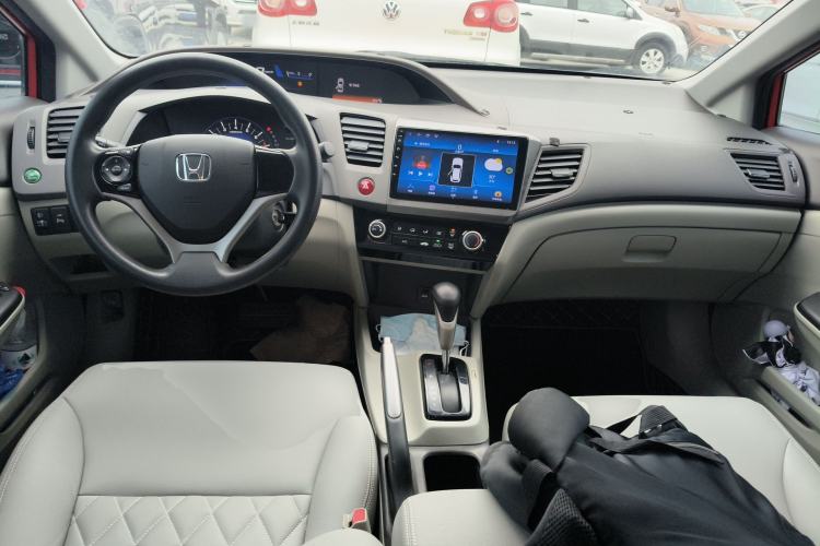 Used Honda Civic 2012 1.8L automatic comfort version Center Console