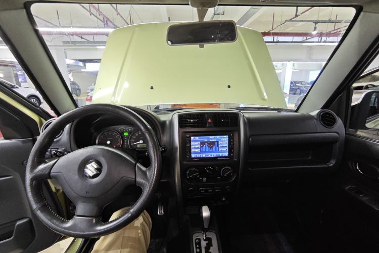 Used Suzuki Jimny 2009 1.3 AT Fashion Edition Center Console