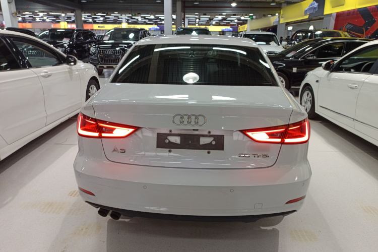 Used Audi A3 2014 Limousine 35 TFSI Automatic Comfort Model
