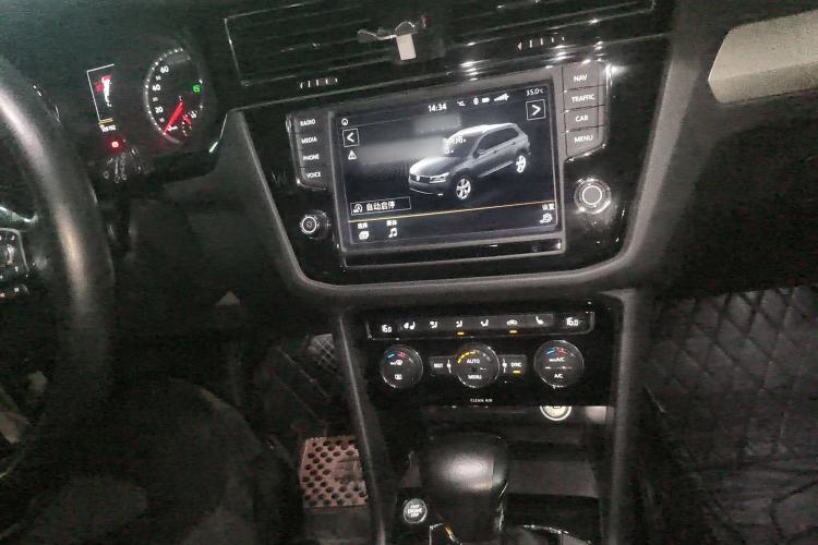 Used Volkswagen Tiguan L 2017 330TSI Automatic Two-Wheel Drive Luxury Edition