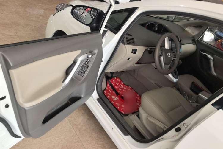 Used Toyota Verso 2014 Starlight 180E CVT Elite Edition
