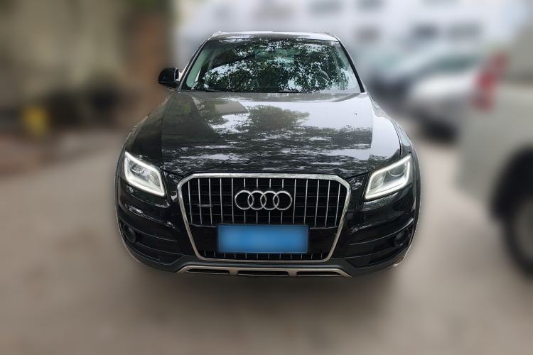 Used Audi Q5 2017 Plus 40 TFSI Comfort Model Front