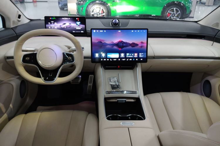 Used Hima Luxeed S7 2025 785 km Ultra