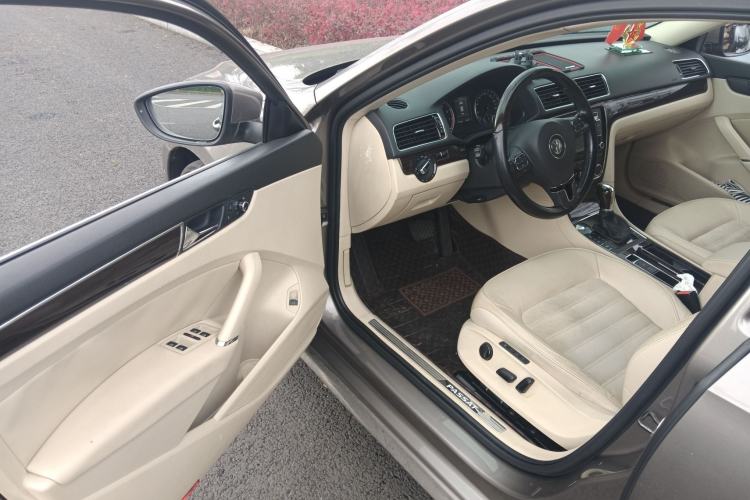 Used Volkswagen Passat 2014 1.8TSI DSG Ultimate Edition Driver Seat