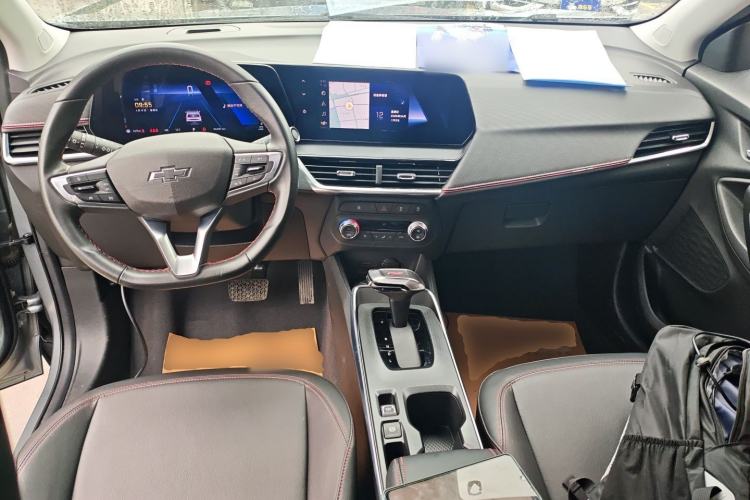 Used Chevrolet Trax 2022 Encore RS 1.5T CVT CoolPro Center Console