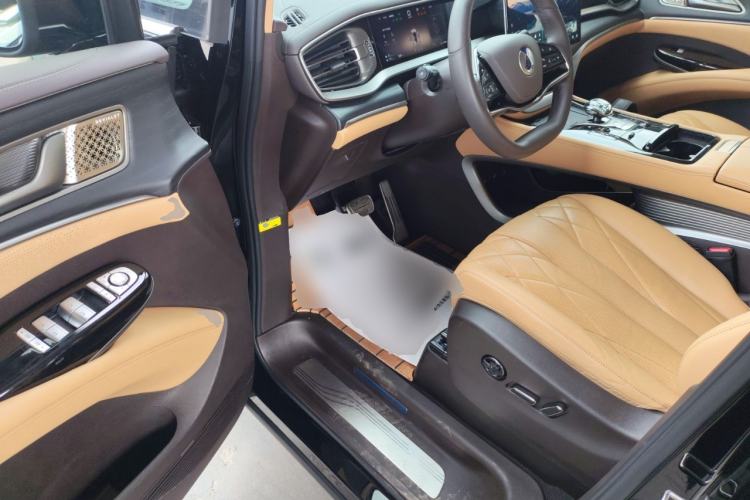 Used Denza D9 2025 DM-i Intelligent Drive 1020 Four-Wheel Drive Flagship Model Driver Seat