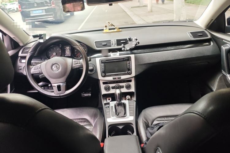 Used Volkswagen Magotan 2013 1.8TSI Luxury Model Center Console