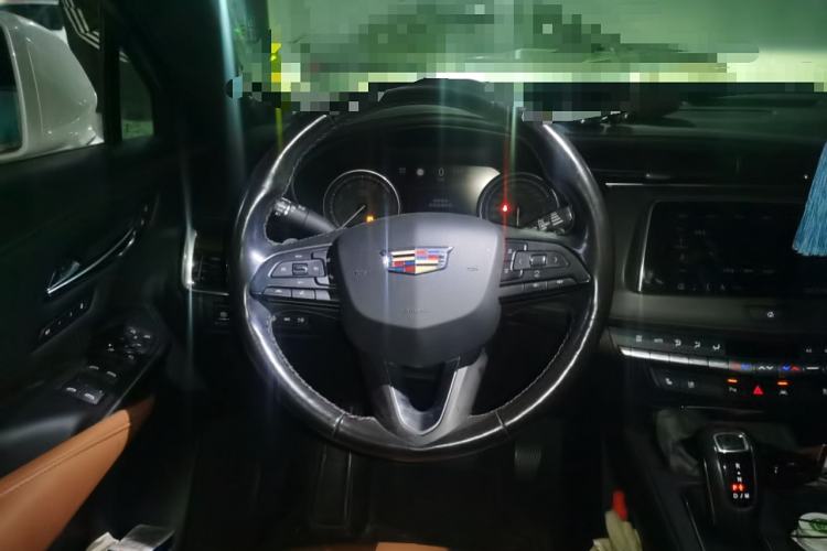 Used Cadillac XT4 2018 28T 4x4 Platinum Edition