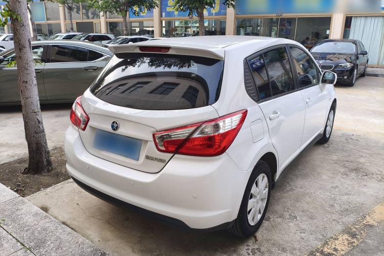 Used Venucia R50 2015 1.6L Automatic Fashion Edition