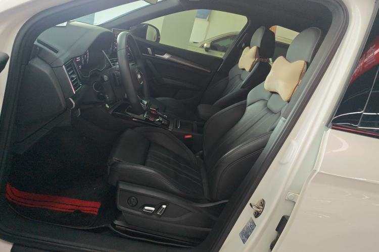 Used Audi Q5L 2023 40T Luxury Dynamic Model
