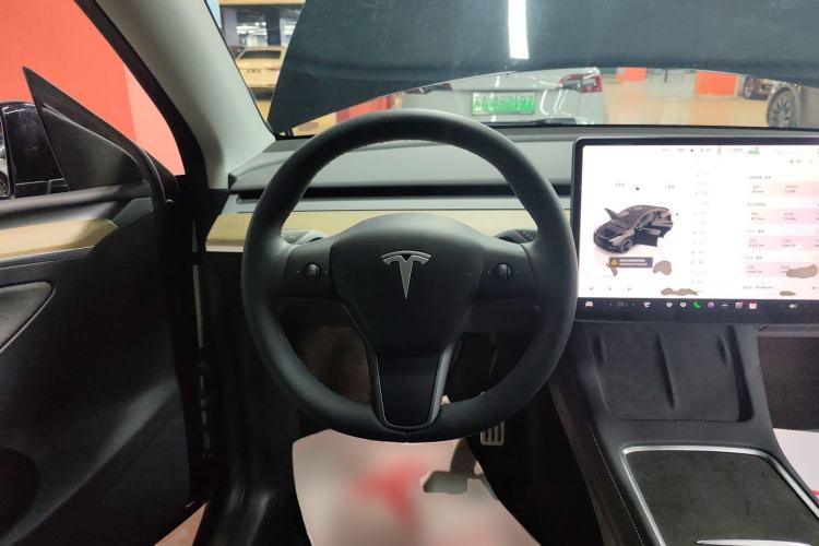 Used Tesla Model Y 2022 Performance High-Performance All-Wheel-Drive Version Steering Wheel