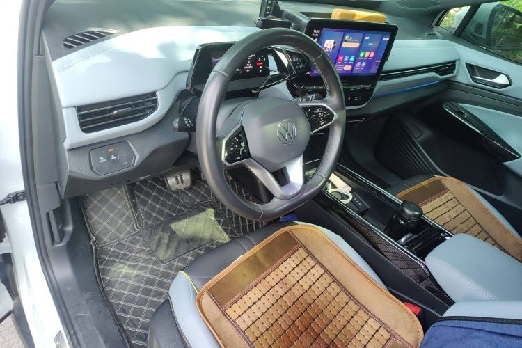 Used Volkswagen ID.4 X 2023 Smart Enjoyment Long-Range Version Center Console