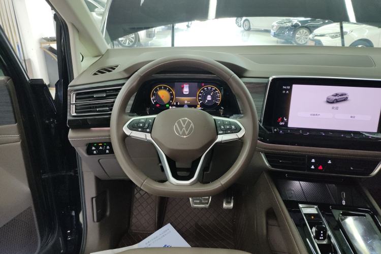 Used Volkswagen Viloran 2024 380TSI Luxury Edition
