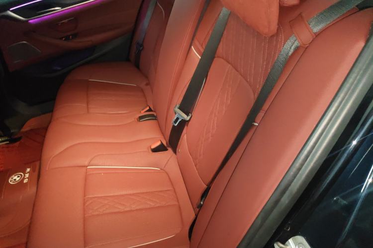 Used BMW 5 Series 2022 Second Facelift 530Li Luxury Version M Sport Package Left Rear Seat