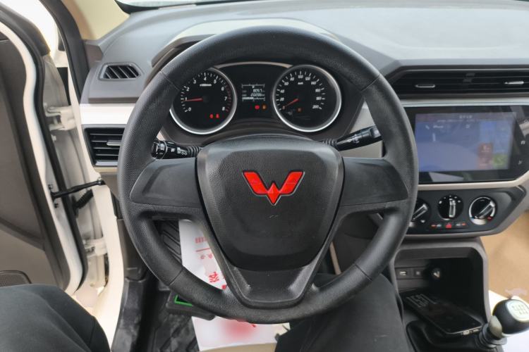 Used Wuling Hongguang 2021 1.5L S Comfort Edition LAR Steering Wheel