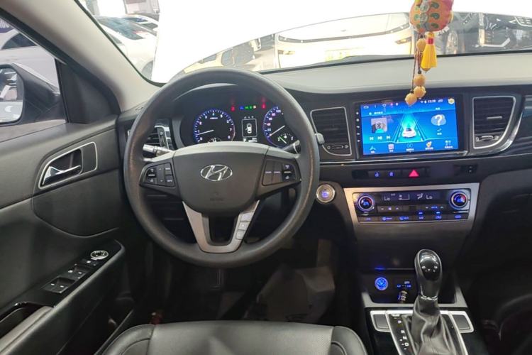 Used Hyundai Mistra 2014 1.8L Automatic Smart GLS
