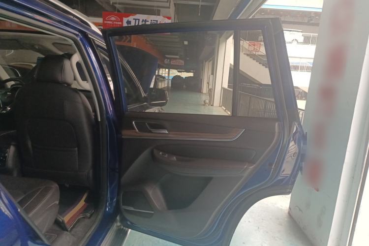 Used Roewe RX8 2018 30T Smart Connectivity Two-Wheel Drive Flagship Edition