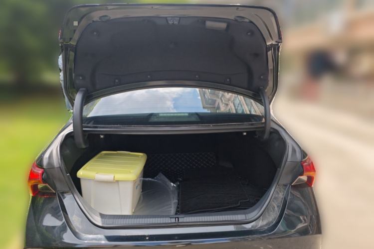 Used Toyota Avalon 2024 Dual-Engine 2.5L XLE Premium Edition Trunk