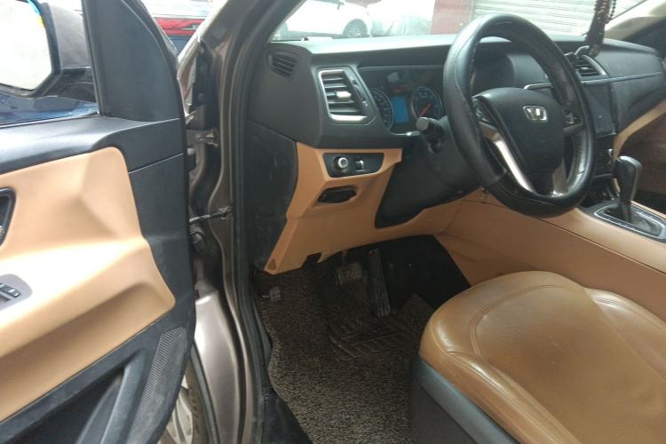 Used Huasong 7 2015 2.0T Automatic Luxury Model Driver Seat