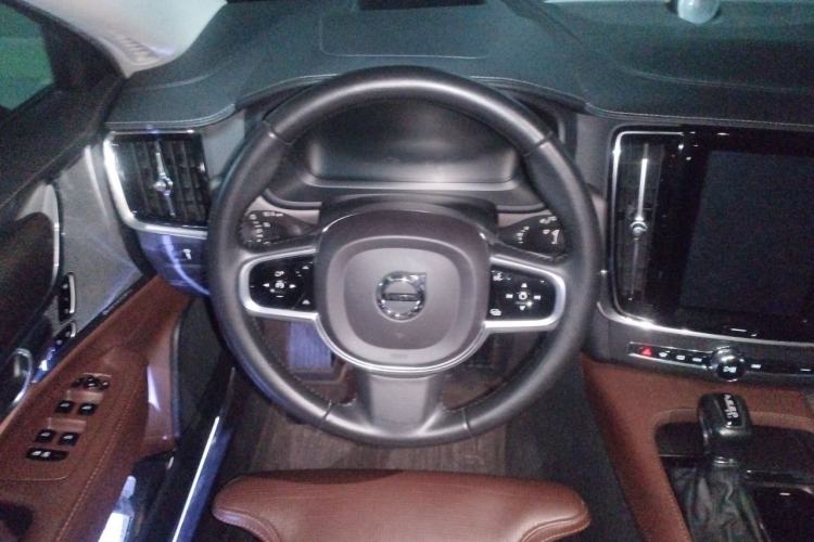 Used Volvo V90 2017 Cross Country T5 AWD Prestige Edition Steering Wheel