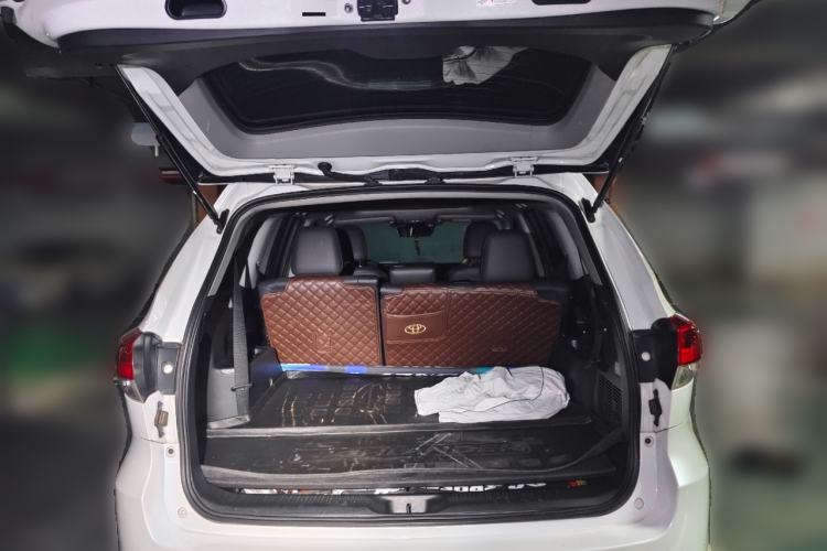 Used Toyota Highlander 2018 2.0T Four-Wheel Drive Luxury Version 7 Seats China VI Standard